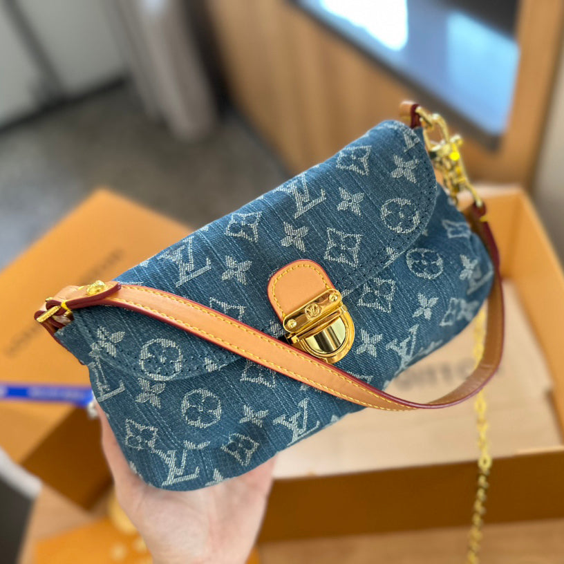 Denim chain armpit bag  1824042102