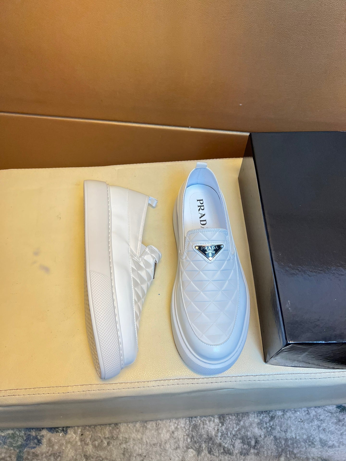 PRD triangle print slip-on sneakers 0724101405