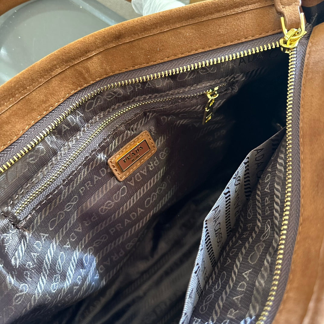 Prd waxed leather large capacity tote 0724082903