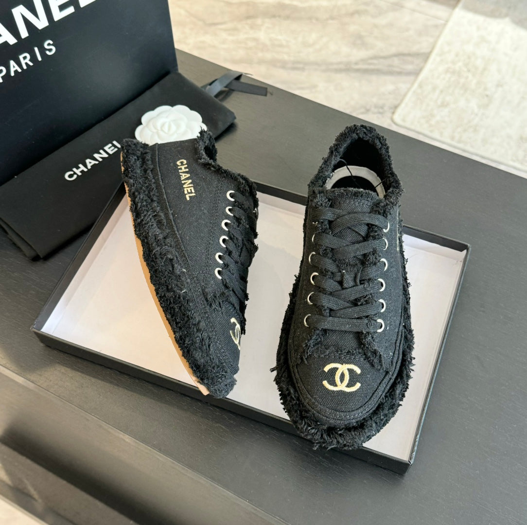 CNL Luxury Fashion Embroidered Tassel Casual Shoes Canvas Shoes 0725020803