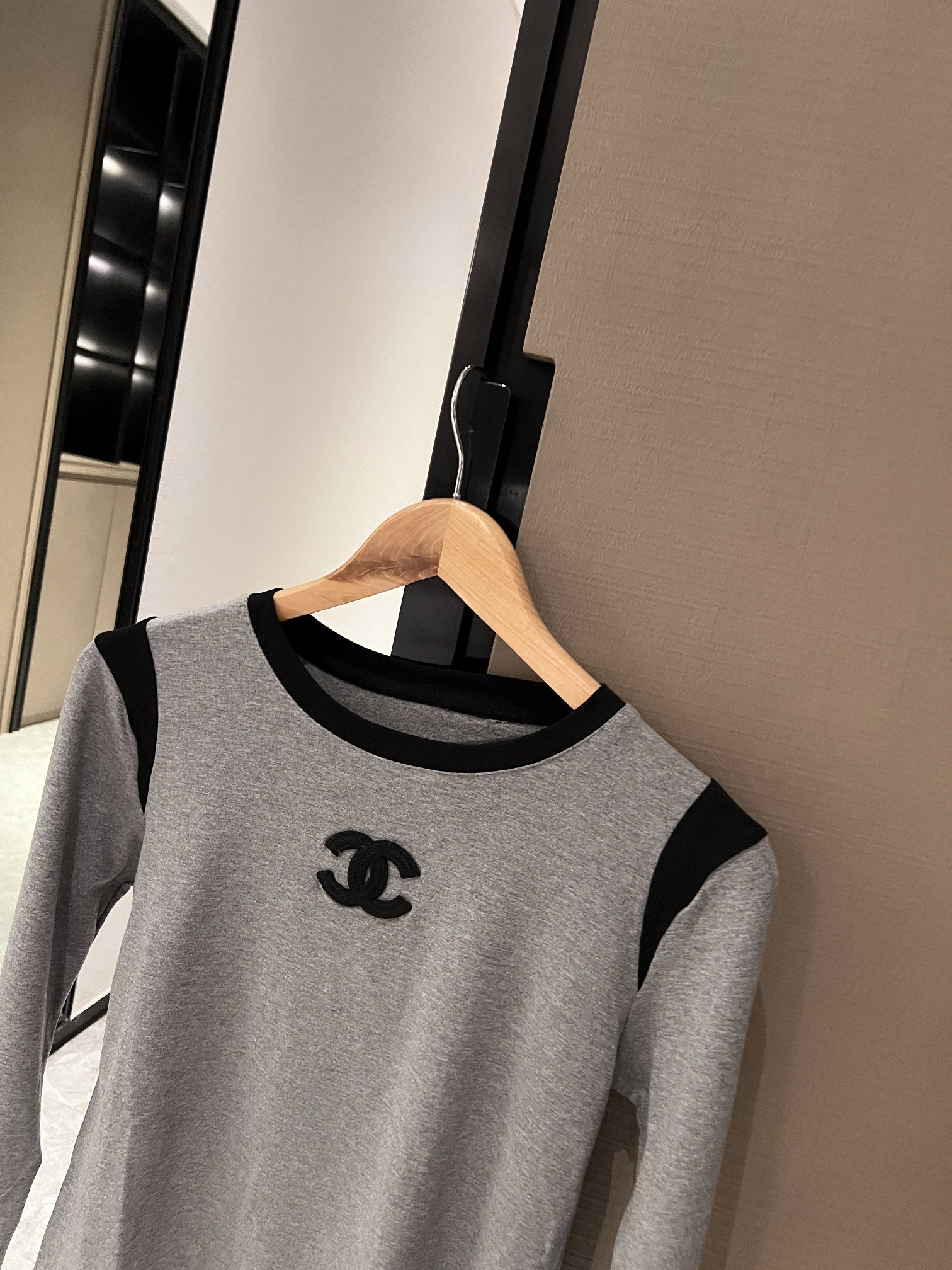 CNL Knitted Bottoming Sweater 0724090302