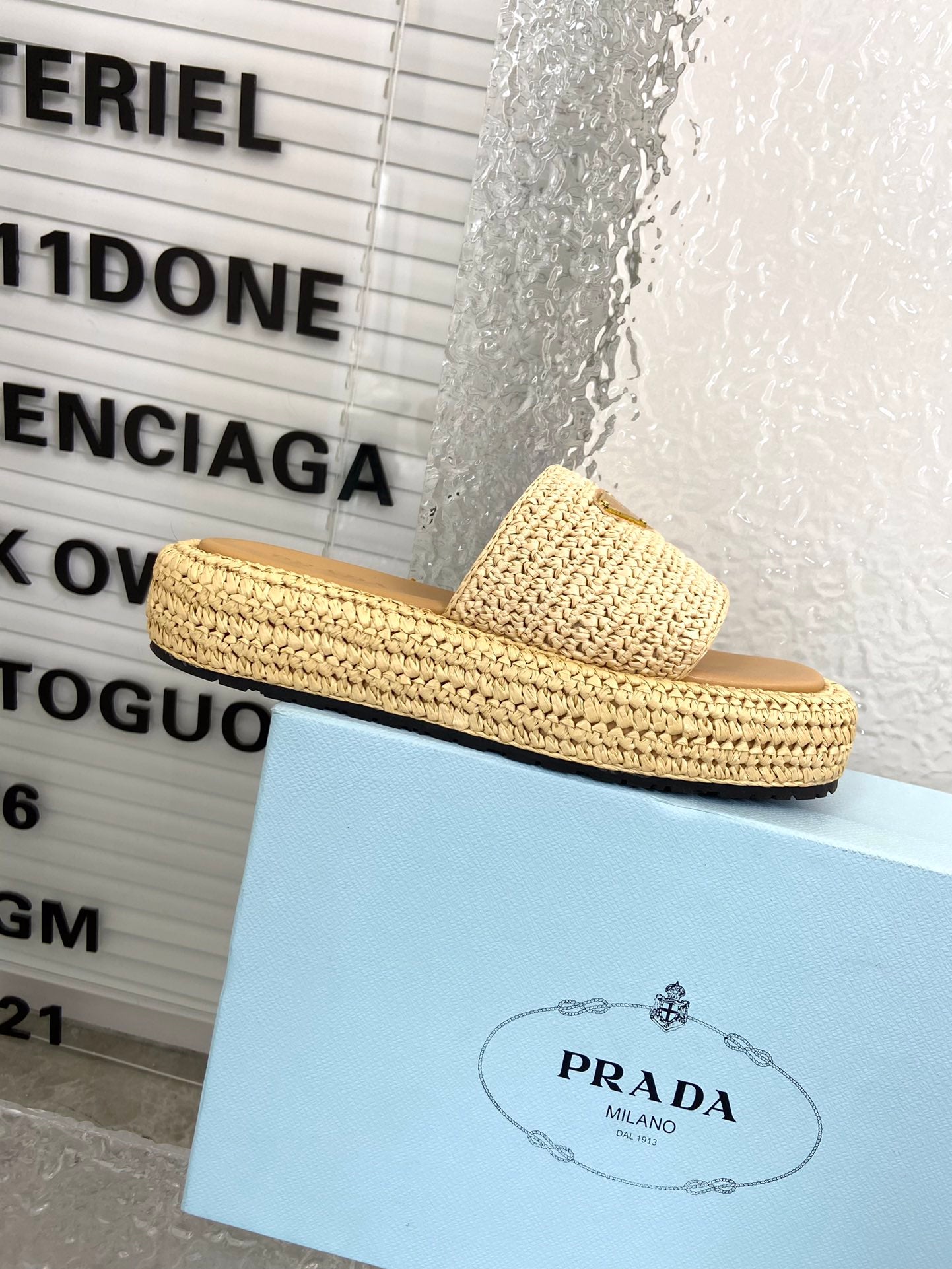Spring and summer new style woven thick-soled triangle buckle strap slippers 0724032001