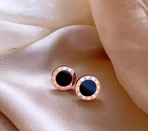 Roman numeral pendant titanium steel necklace 2025081101