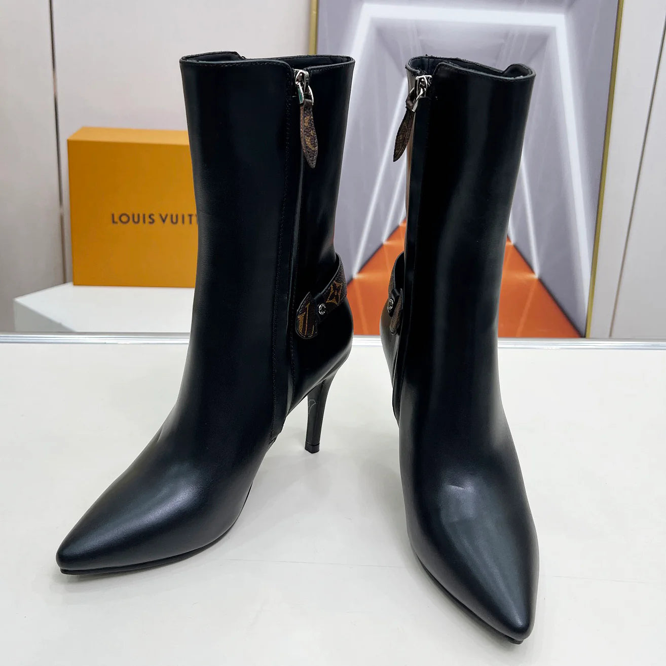 Classic Floral Pattern 1025102425