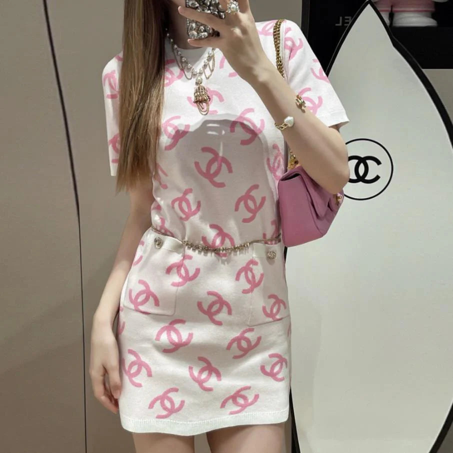 Fashion New Slim-fit Slim-fit Knitted Short-sleeved Dress 1024041621