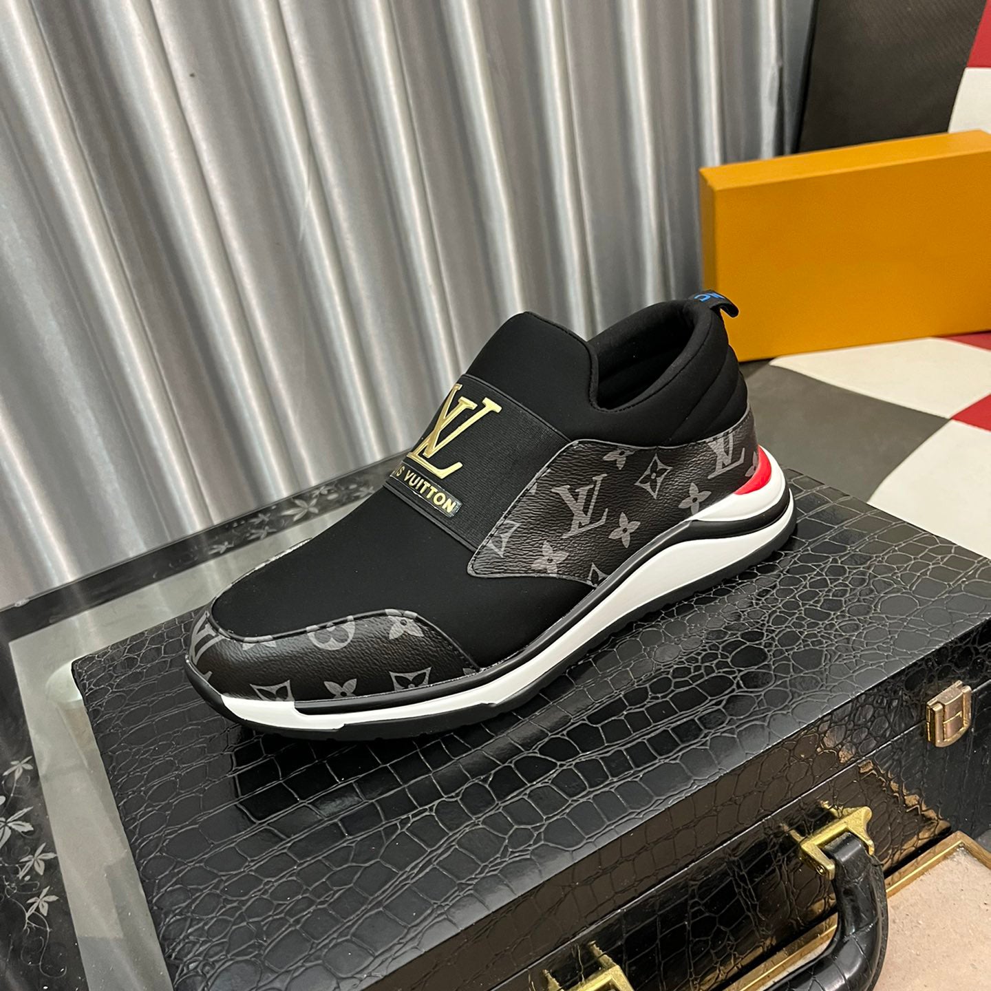 Men's slip-on printed sneakers XC0723072501