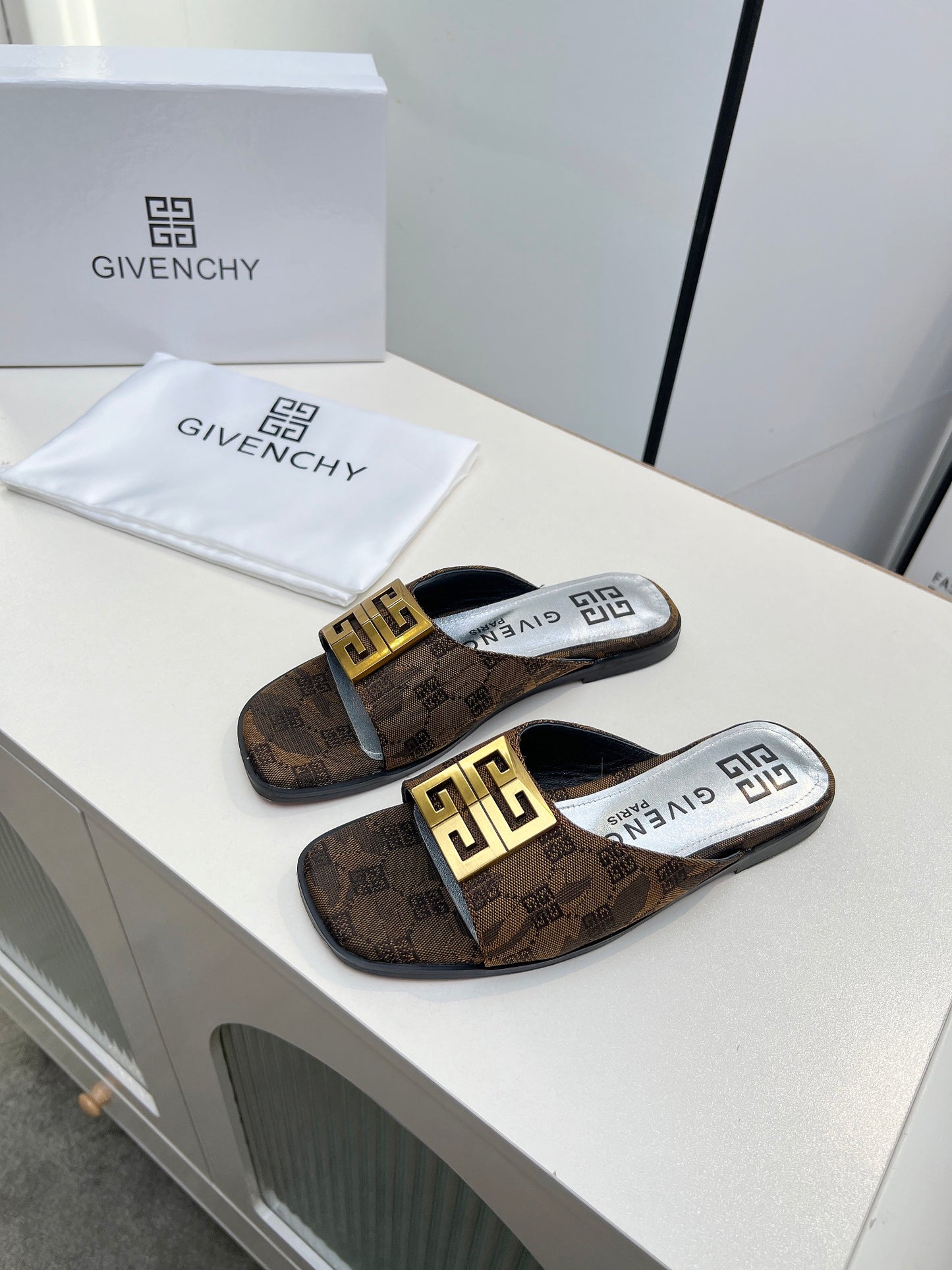 GCY open toe flat slippers 0725031802