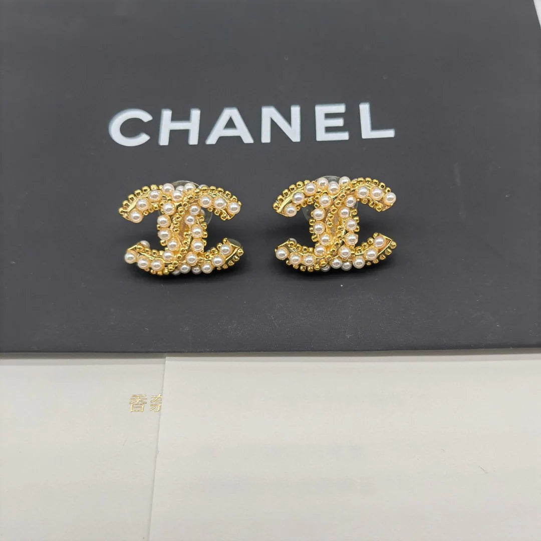 Fashion and versatile earrings 1024052312