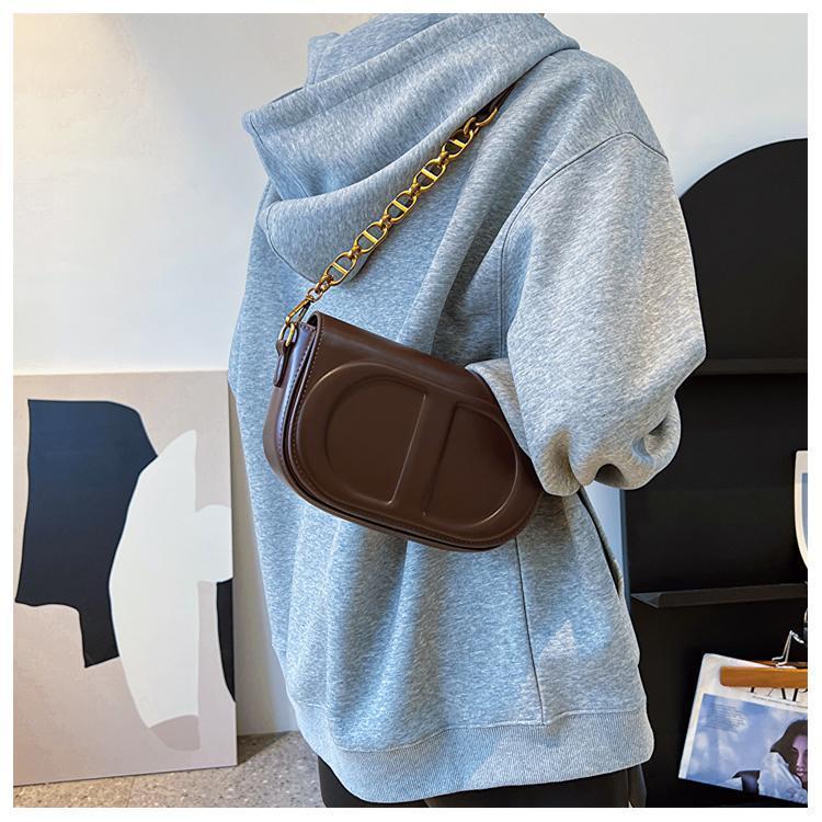 New Fashion Shoulder Crossbody Saddle Bag 1024070320