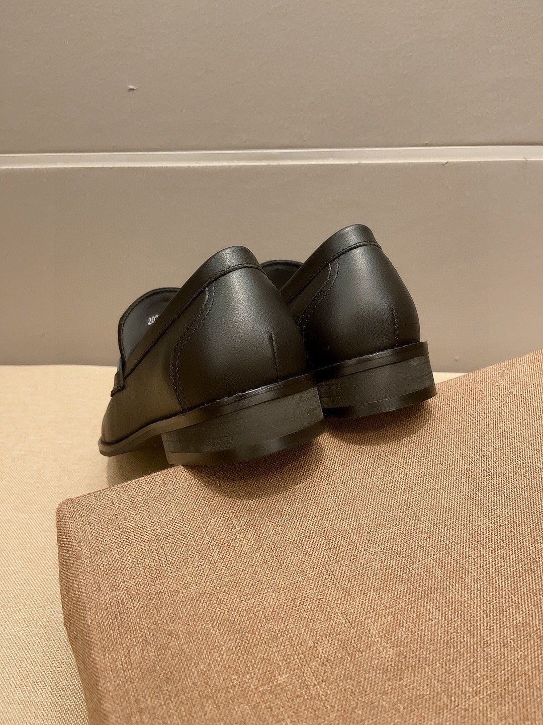 GG metal logo men's Loafers 0725082201