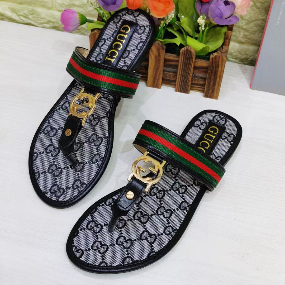 New stylish and minimalist sandals PD10041006
