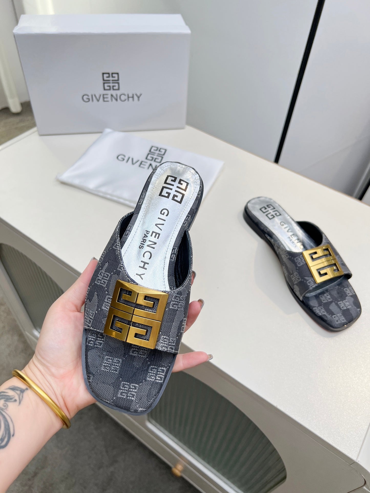 GCY open toe flat slippers 0725031802