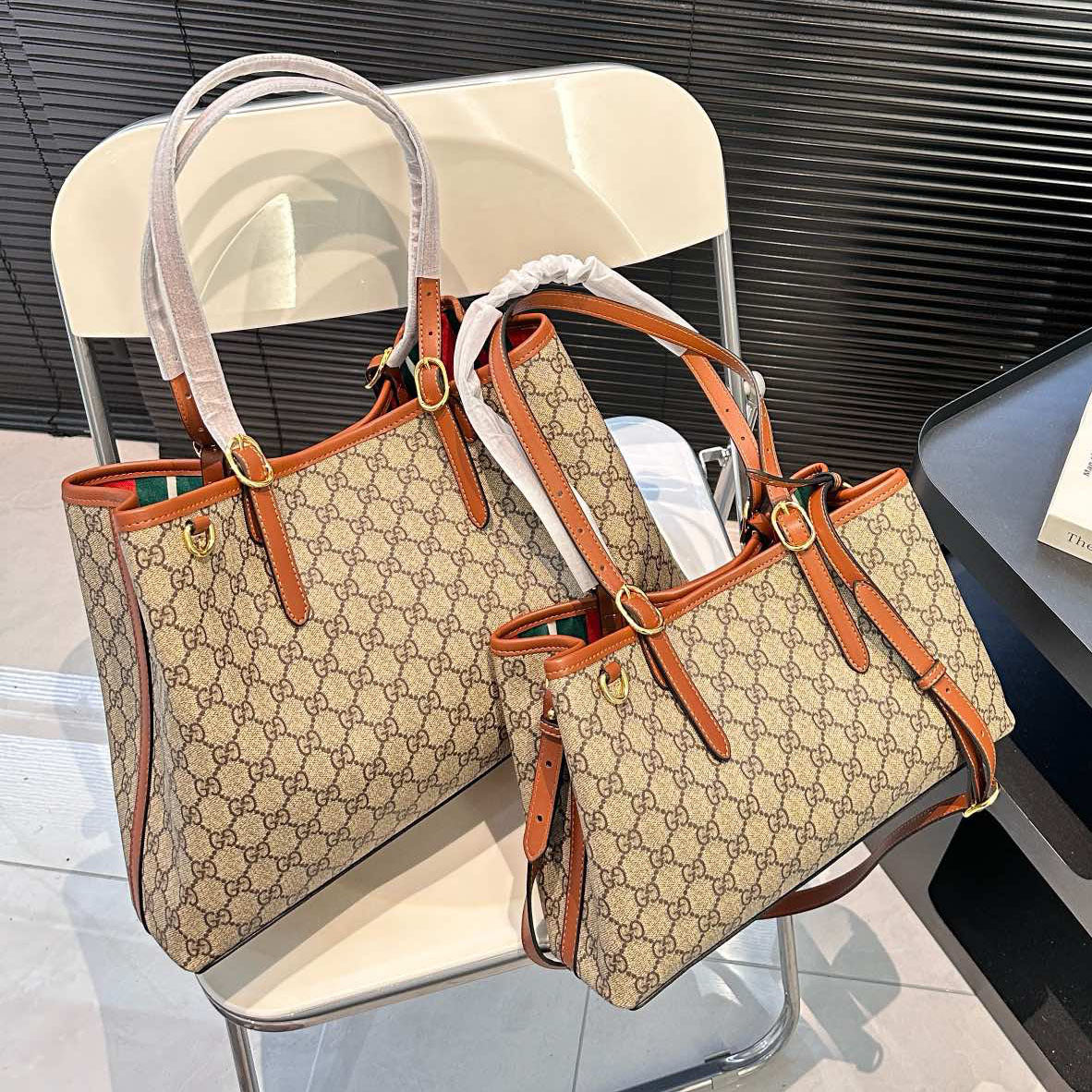 G Emblem Tote Bag 1824081210