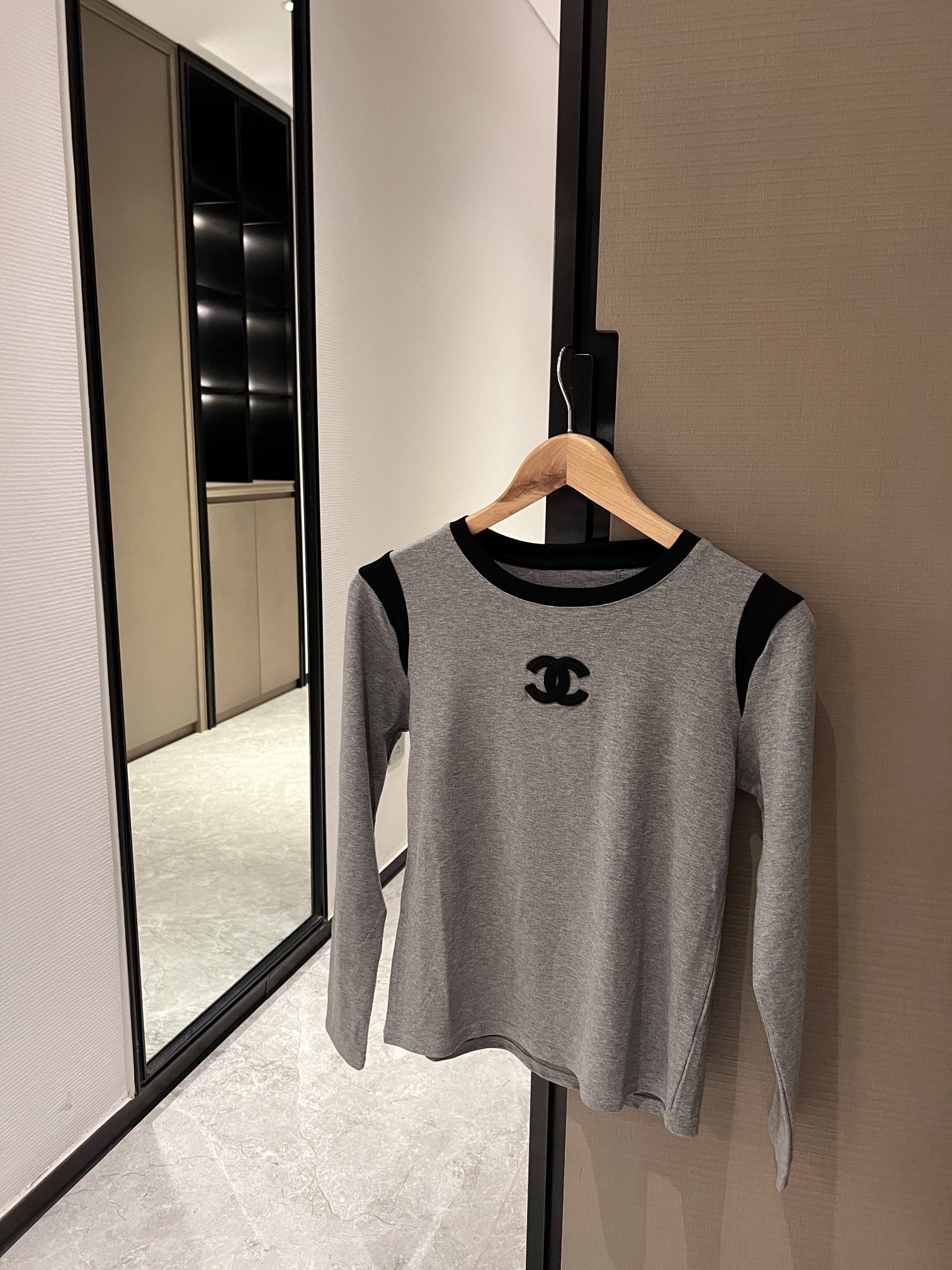 CNL Knitted Bottoming Sweater 0724090302