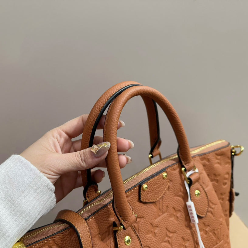 L family embossed flowerpot bag 1824040302