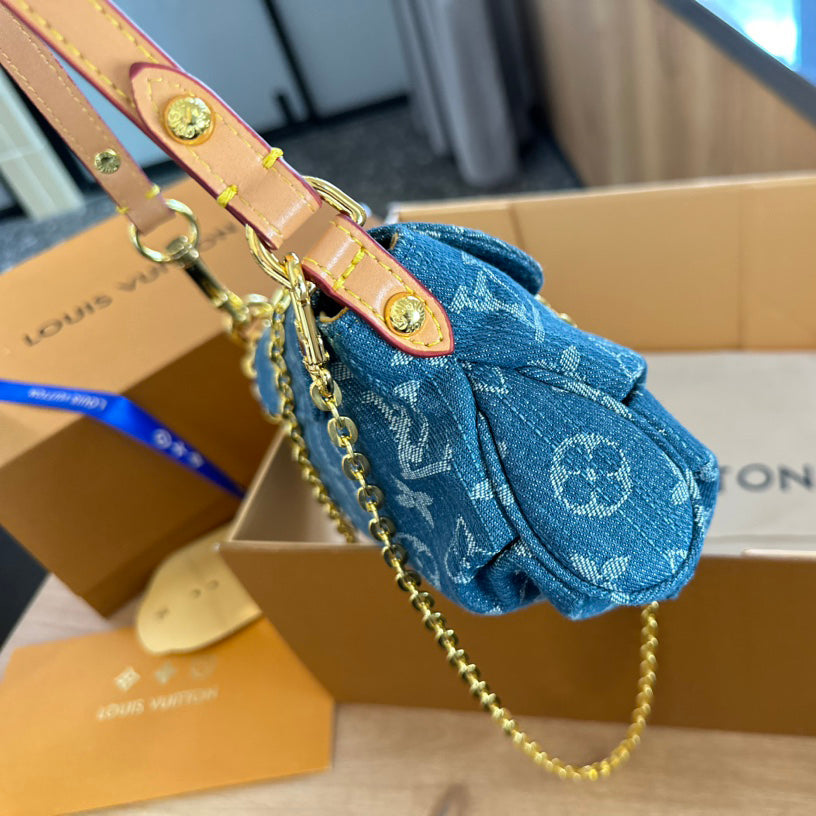 Denim chain armpit bag  1824042102