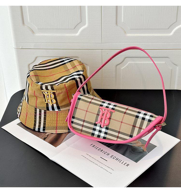 New Large Capacity Commuter Leisure All-match Shoulder Bag 1024070319