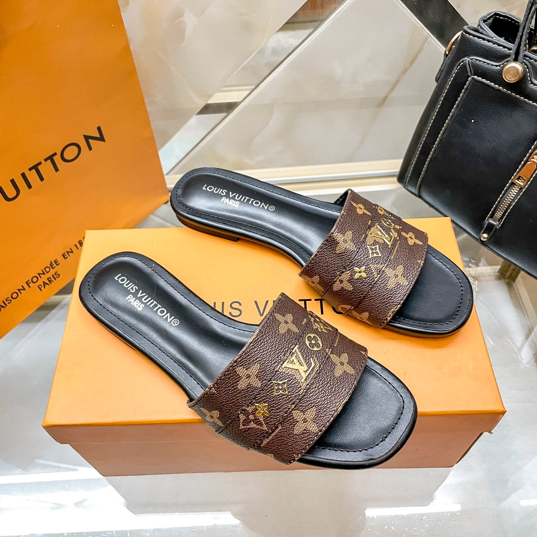 Flat bottom slippers 1824042405