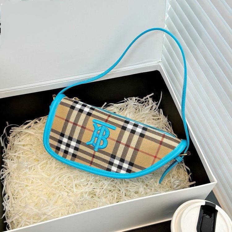 New Large Capacity Commuter Leisure All-match Shoulder Bag 1024070319