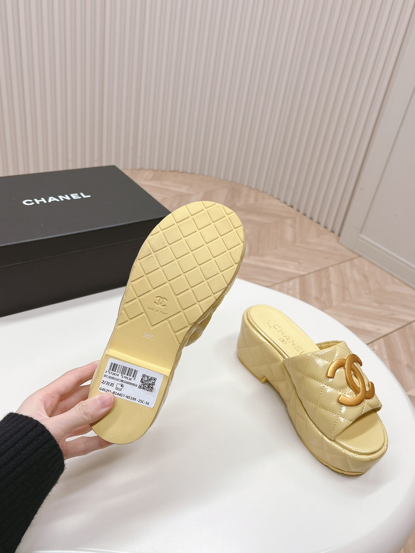 Chane1 top fashion thick-soled rhombus slippers 0724030812