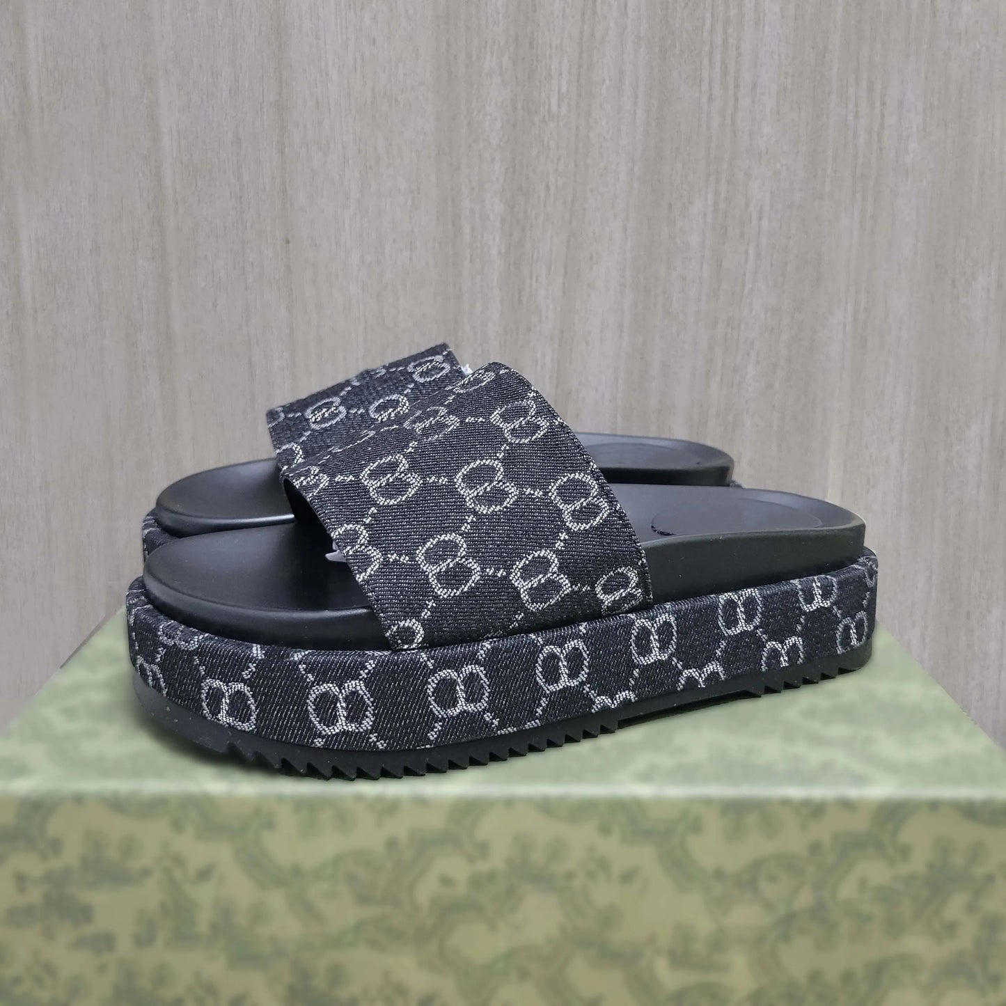 Fashion Sandals slippers Luxury 1025073104