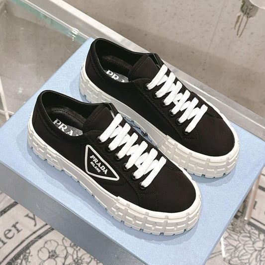 New fashionable and versatile thick-soled sneakers 1024013001