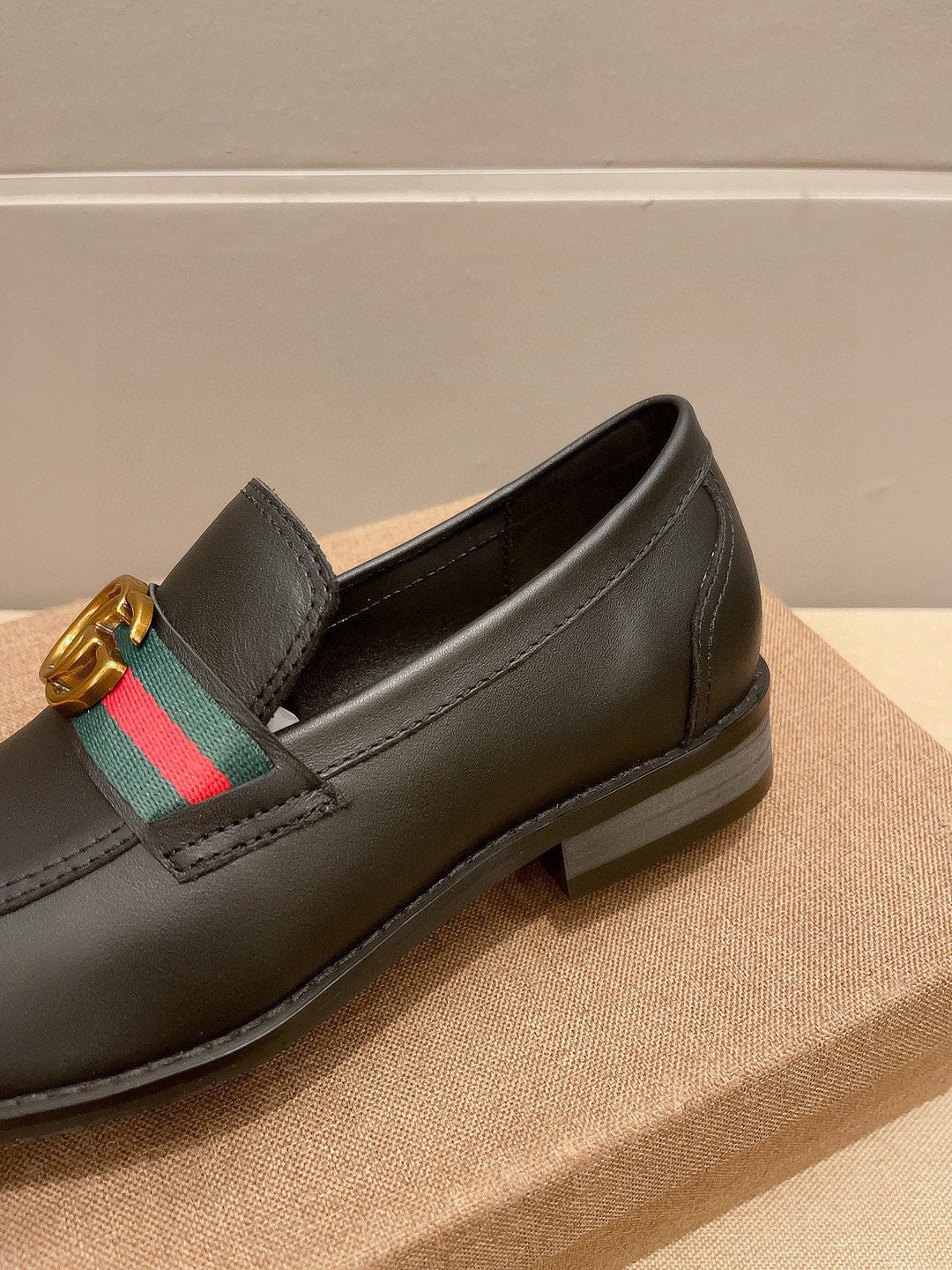 GG metal logo men's Loafers 0725082201