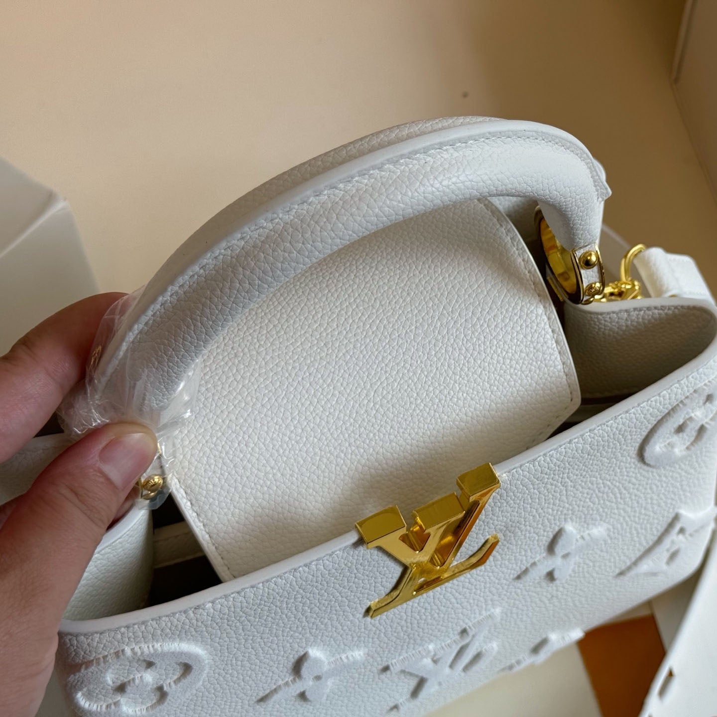 Lvv three-dimensional flocking handbag 0725092301