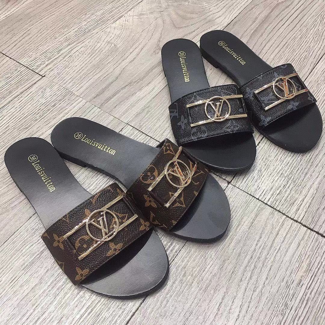 New Fashion Versatile Female Slippers 1024042404