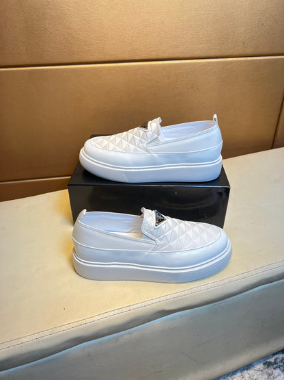 PRD triangle print slip-on sneakers 0724101405