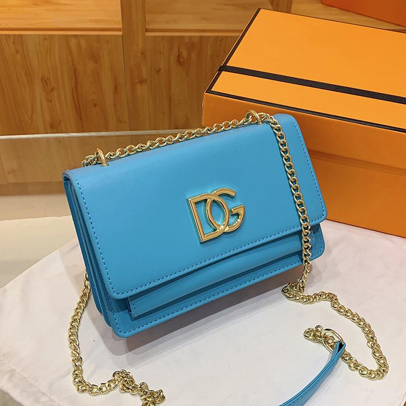 New Fashion Trend Shoulder Messenger Bag All-match Tofu Bag 1024041614