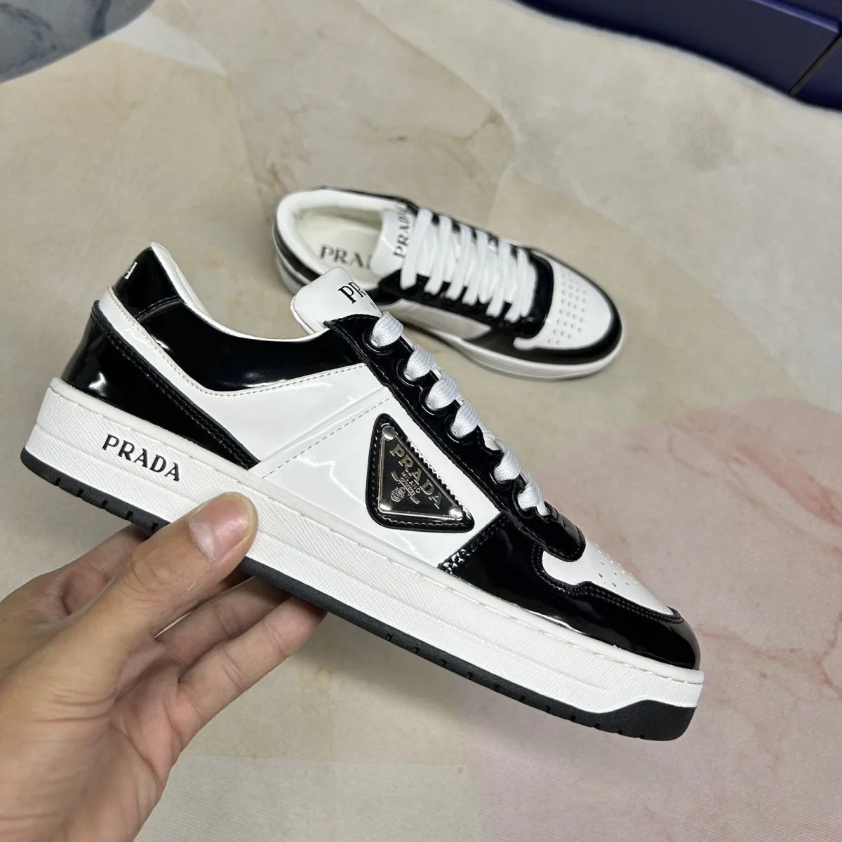 P New Women's Shoes Casual Shoes Triangle Buckle Lace-up Sneakers 1024060508