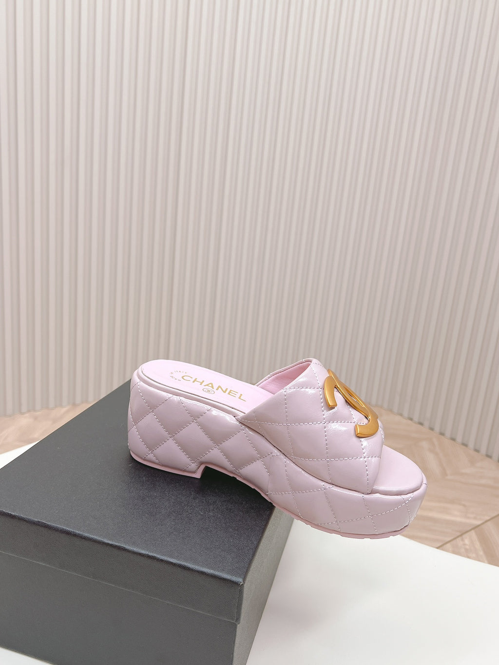 Chane1 top fashion thick-soled rhombus slippers 0724030812