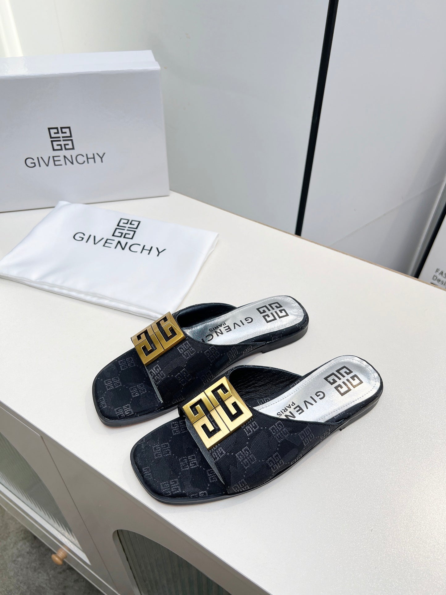 GCY open toe flat slippers 0725031802