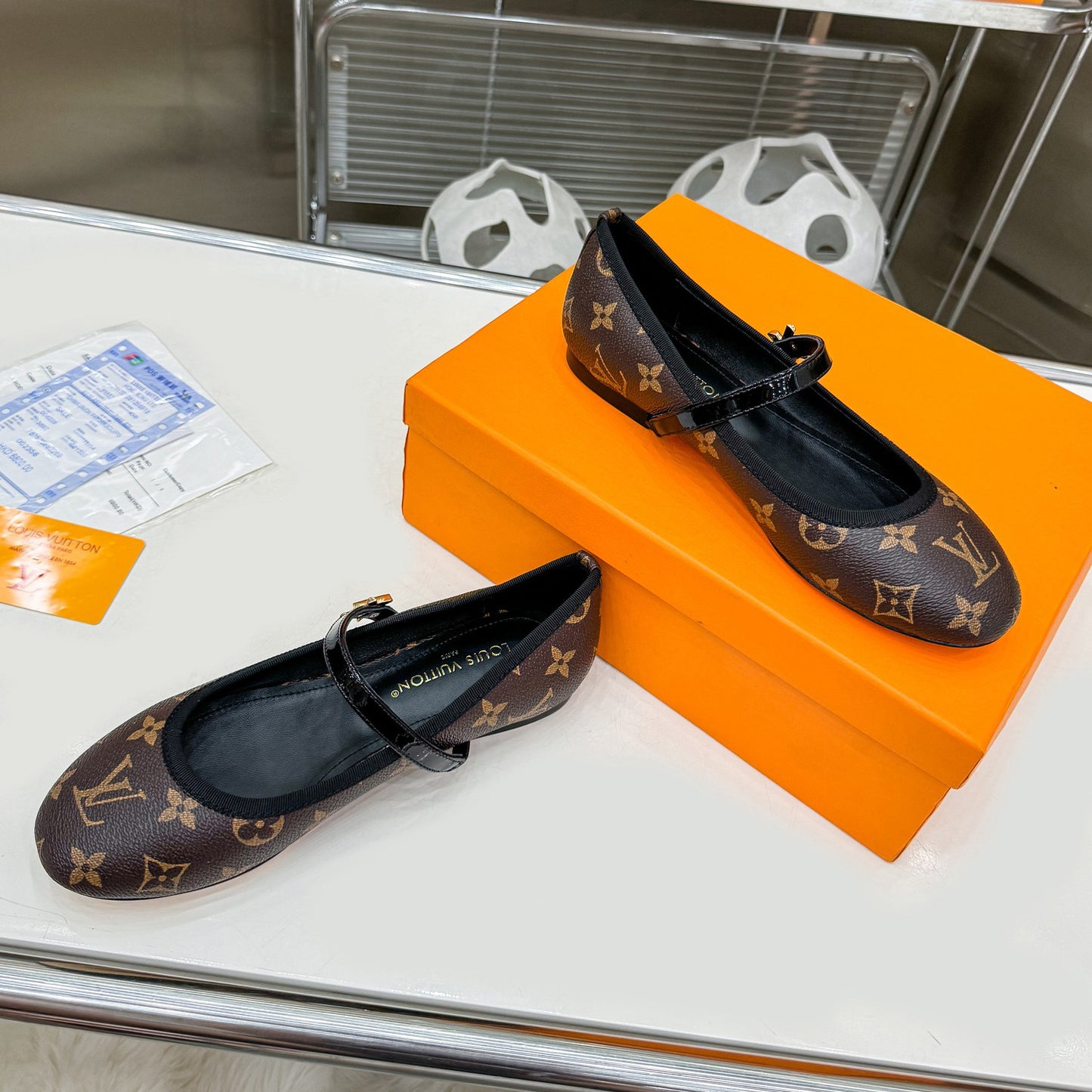 Round toe flat shoes 1824041115