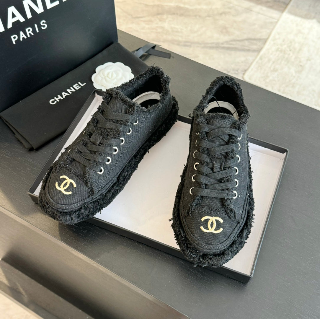 CNL Luxury Fashion Embroidered Tassel Casual Shoes Canvas Shoes 0725020803