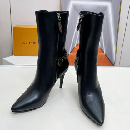 Classic Floral Pattern 1025102425