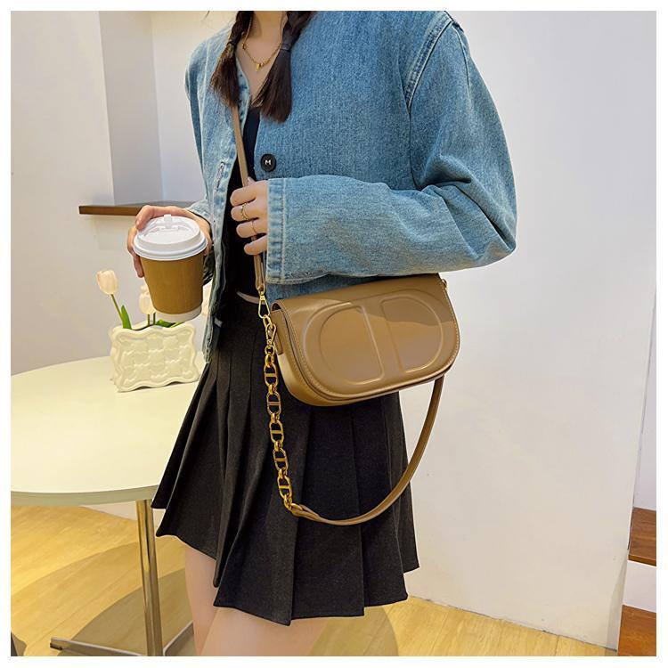 New Fashion Shoulder Crossbody Saddle Bag 1024070320