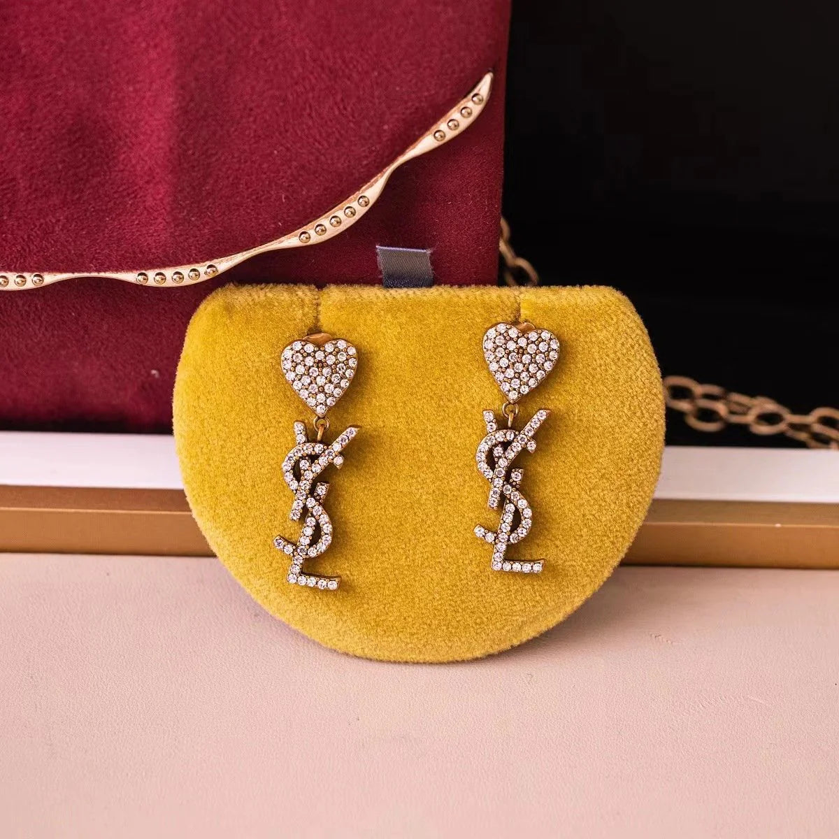 New Fashionable French Earrings 1024010317