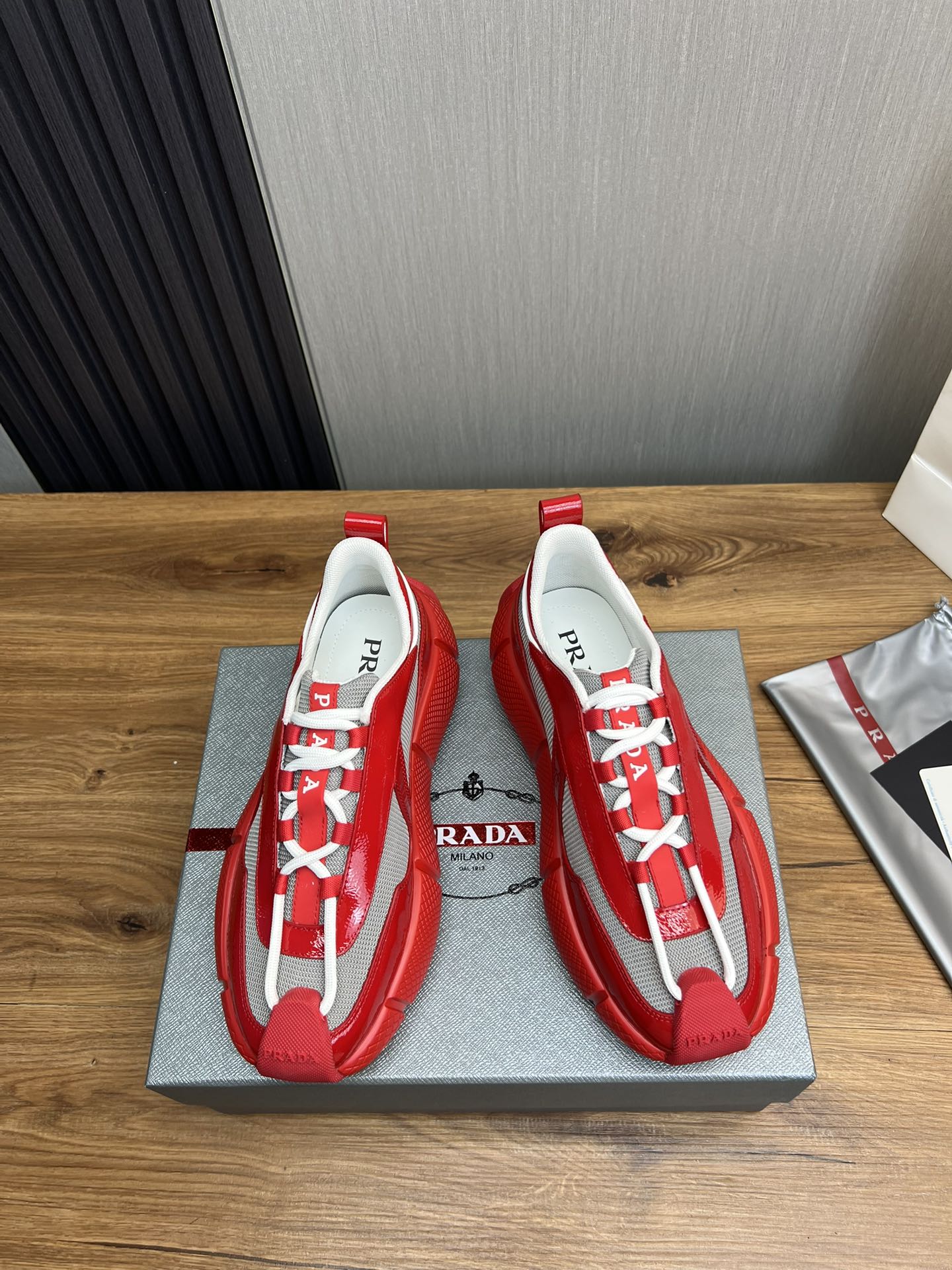 PR patent leather and mesh lace-up sneakers 0724111901