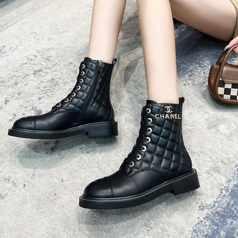 Fashion classic versatile women's boots 1023120419