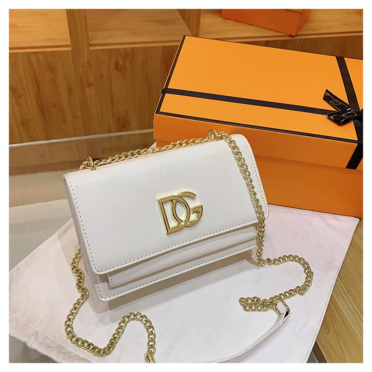 New Fashion Trend Shoulder Messenger Bag All-match Tofu Bag 1024041614