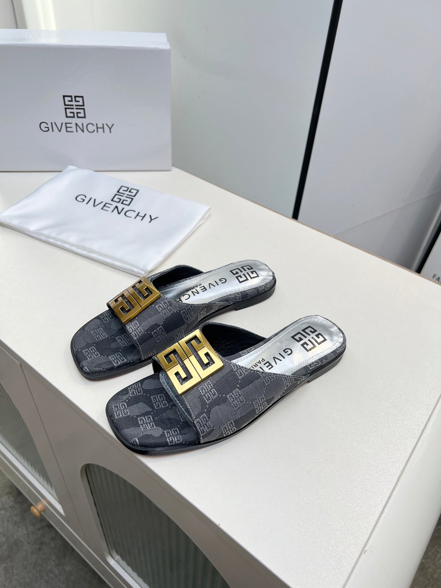 GCY open toe flat slippers 0725031802