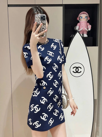 Fashion New Slim-fit Slim-fit Knitted Short-sleeved Dress 1024041621