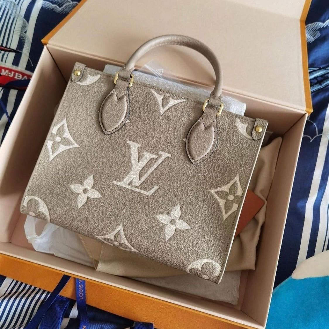 Handmade Bicolor Empreinte Leather Handbag On the Go