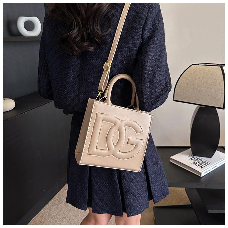 New Fashion Versatile Handbug 1023121903