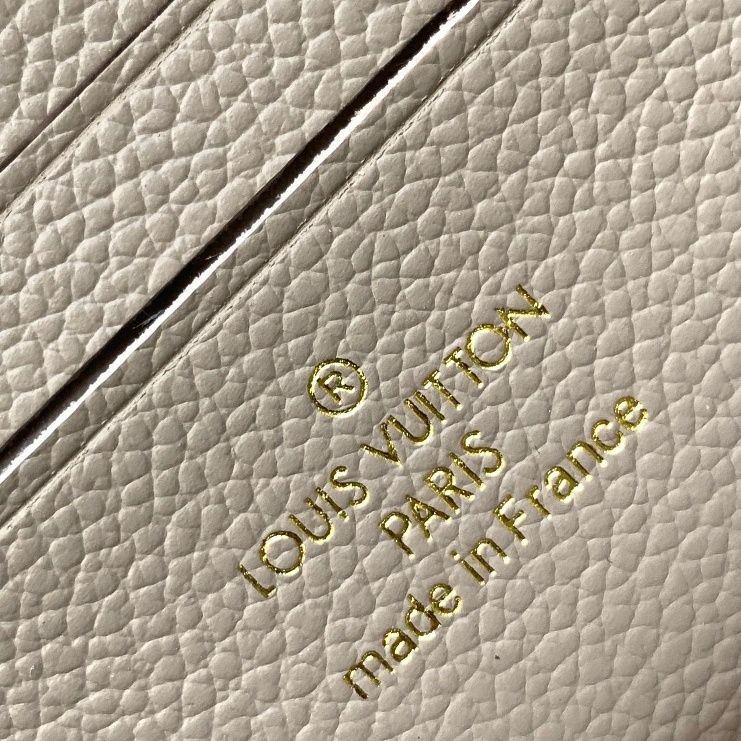 New Bright Color Leather handmade V logo Women's HandbagsXC05202412501