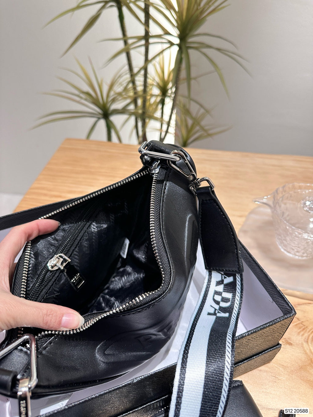 PRD fashion triangle bag 0724032002