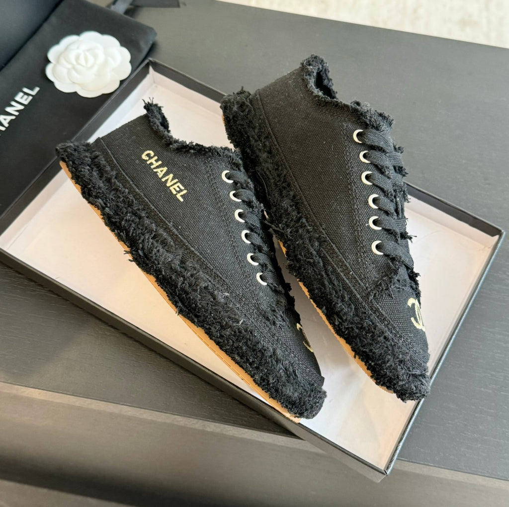 CNL Luxury Fashion Embroidered Tassel Casual Shoes Canvas Shoes 0725020803