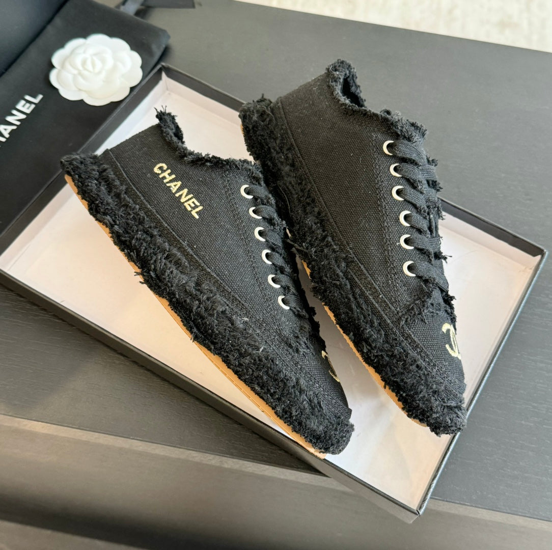 CNL Luxury Fashion Embroidered Tassel Casual Shoes Canvas Shoes 0725020803